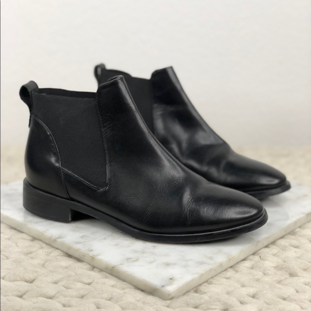 Topshop Black Flat Chelsea Leather Ankle Botts